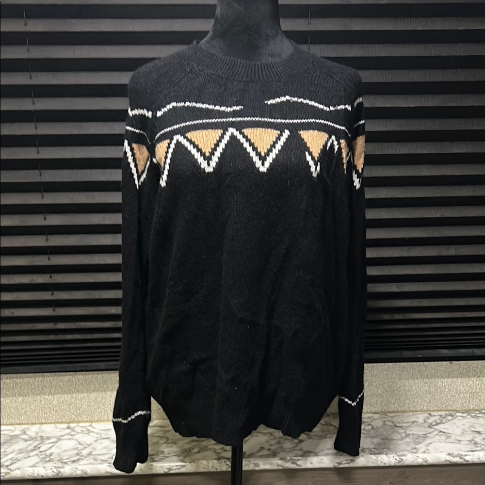 360 Cashmere Women’s Black w Chest Print LS 100% Cashmere Sweater Medium‎